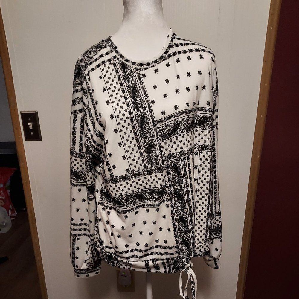COMO VINTAGE  size XL  VGC  22in arm pit to pit length 23  1/2